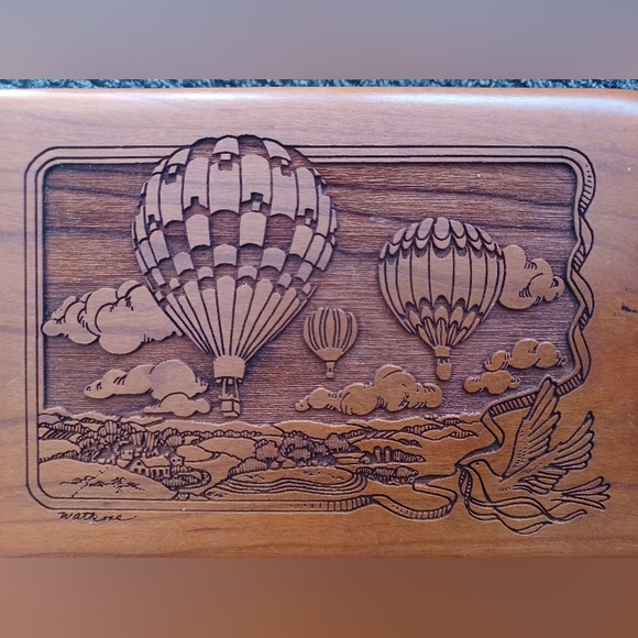 Chattahoochee River Studios Hand Carved Wooden Playing Card Box Hot Air Balloon - Picture 2 of 9